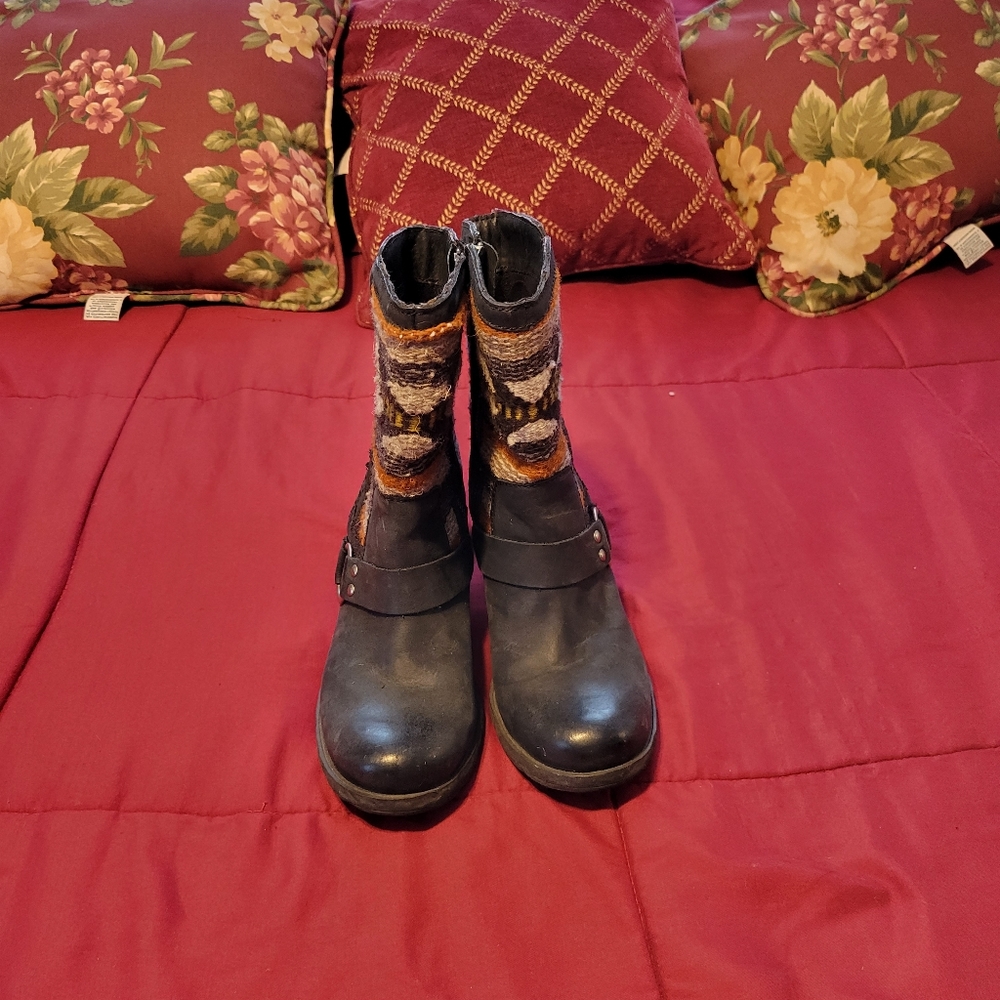BORN wool and leather southwestern ankle boots - Picture 2 of 7